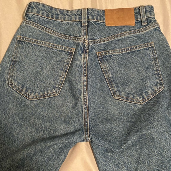 Classic Mom Fit Zara Jean - Picture 2 of 3